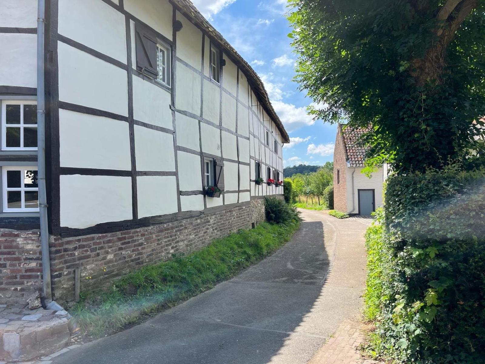 Vakantiewoningen 'Hoeve De Witte Olifant' Noorbeek Dış mekan fotoğraf